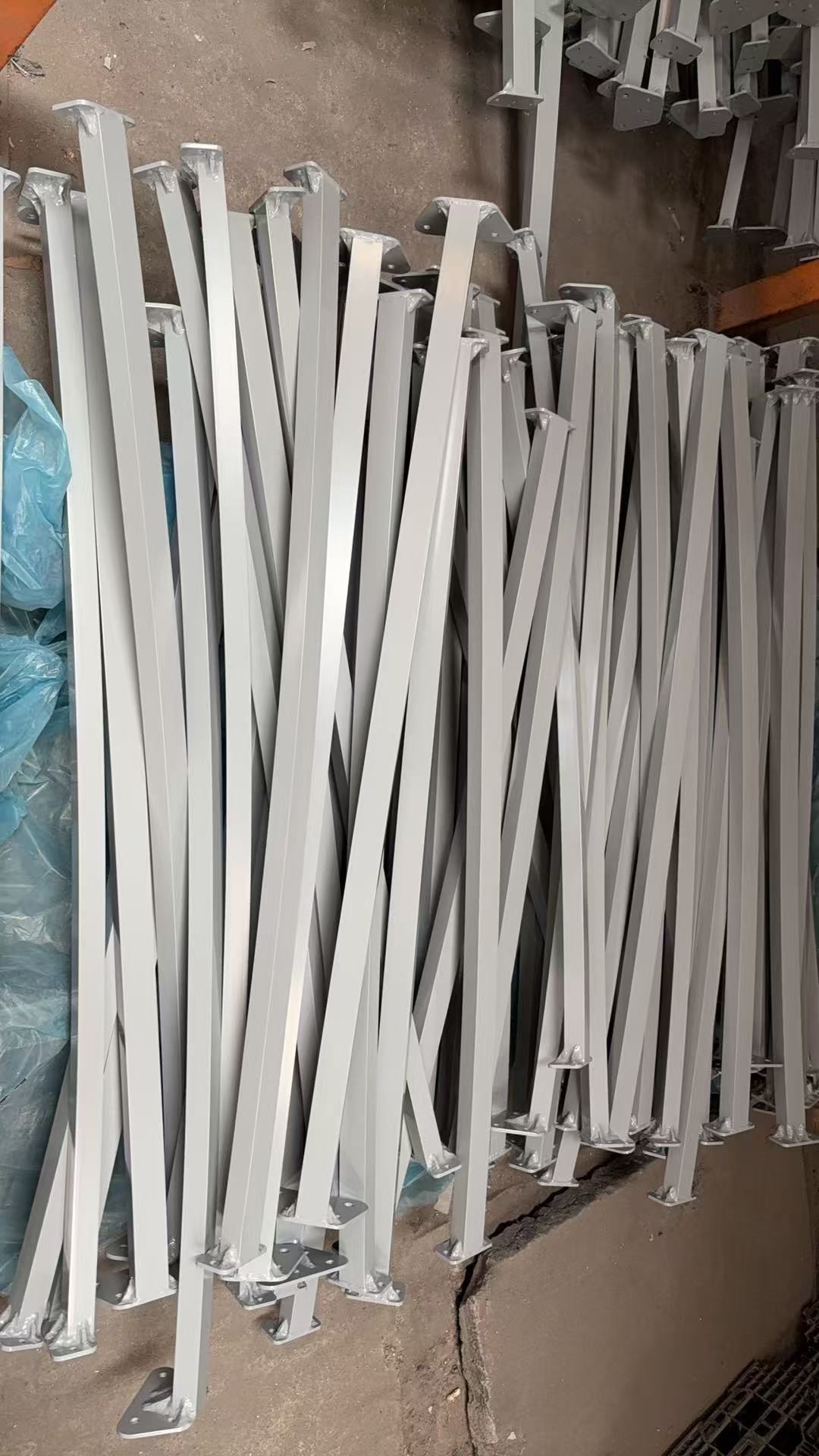 電動(dòng)車觀光車頂篷側(cè)支撐架